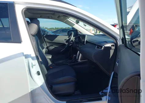 2024 Toyota Corolla Cross Xle z USA, uszkodzony, nr VIN 7MUDAAAG3RV085321